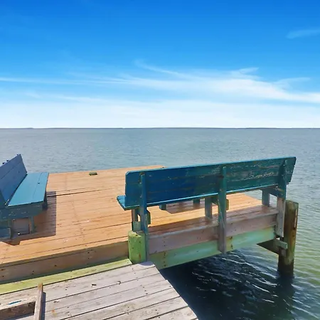 My Island Escape - North Main & Private Dock! Villa